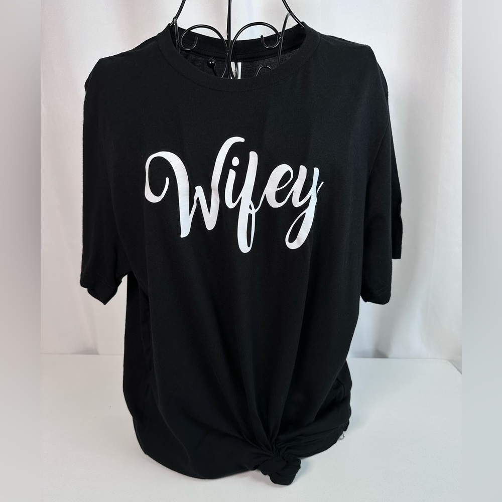 NWT | Wedding | Wifey | T-Shirt | Sz Med